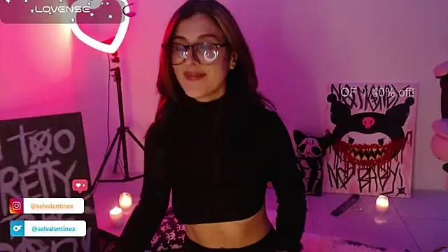 selvalentinex from StripChat is Freechat