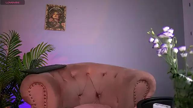 SerenaGrantt from StripChat