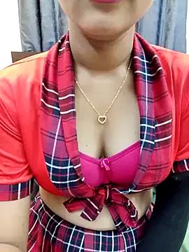 Sexy-Simi from StripChat is Freechat