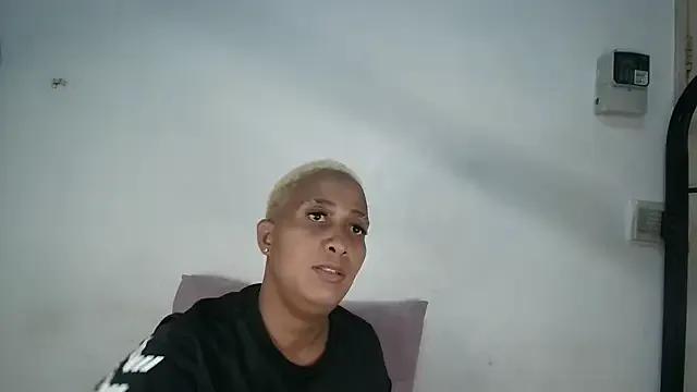 Sexybrowneyesxxx from StripChat is Freechat