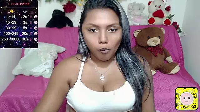 sexysusan4you from StripChat is Freechat