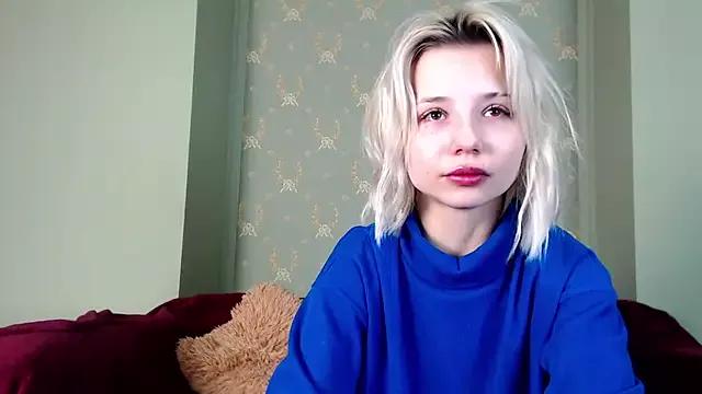 shinyblondie from StripChat is Freechat