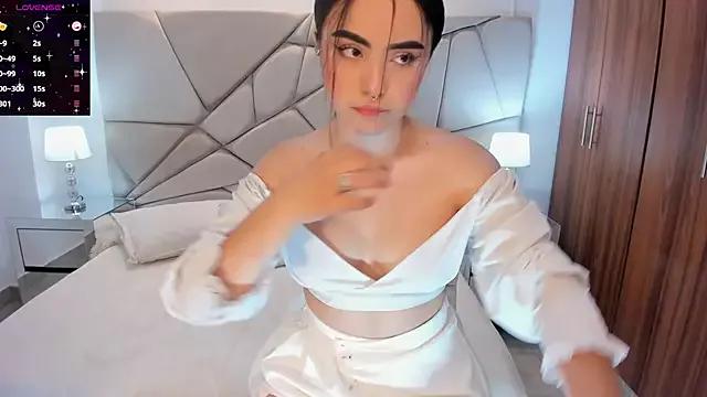 siara_sanders from StripChat is Freechat