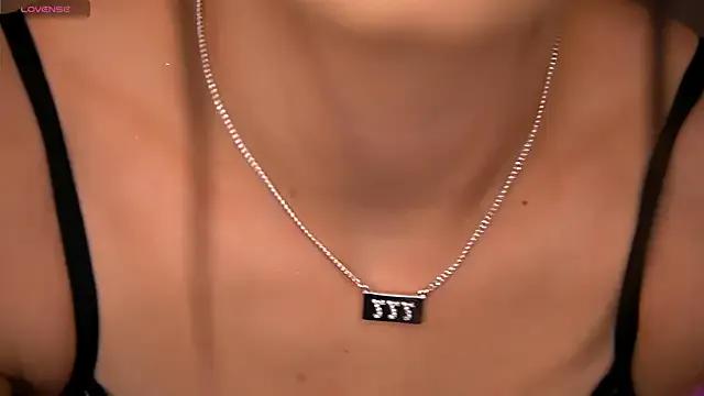 SierraVyx from StripChat is Freechat