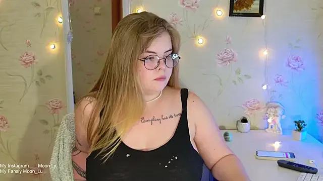 Sinnamon_ from StripChat