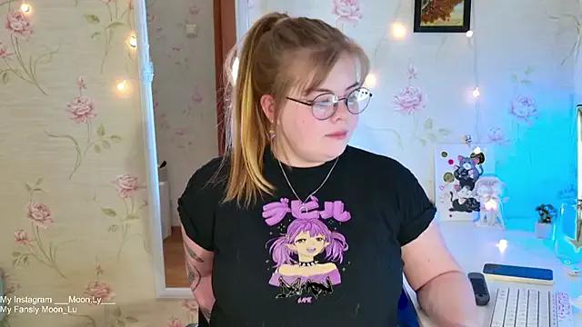 Sinnamon_ from StripChat