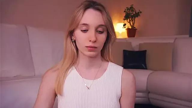 SirennaSoul from StripChat is Freechat