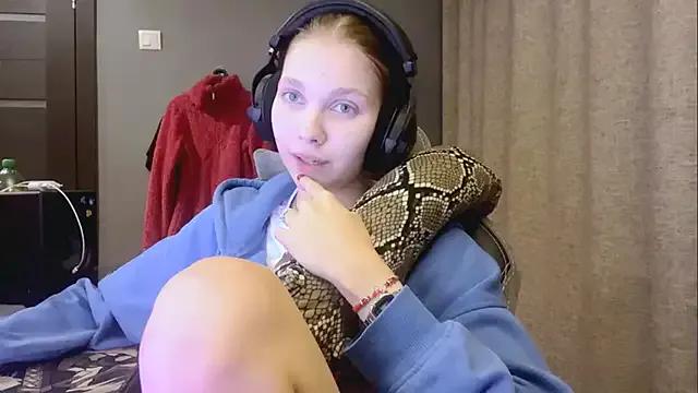 Softixq from StripChat is Freechat