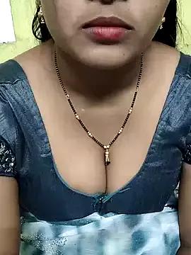 sonaaqueen from StripChat is Freechat