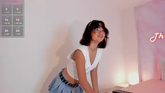 Sophie_Smitt from StripChat is Freechat