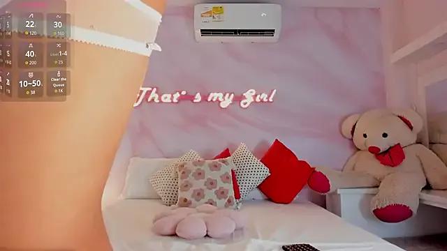 Sophie_Smitt from StripChat is Freechat