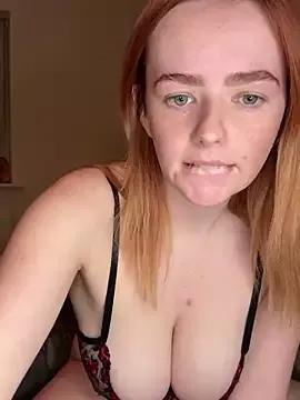 Sophiesinxx from StripChat is Freechat