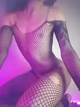 Soyshelly from StripChat is Freechat