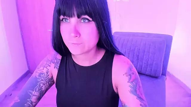 Spacegrxlkitten from StripChat is Freechat