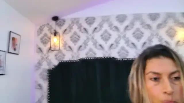 Stacy_London from StripChat is Freechat