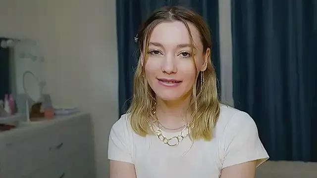 StarryMary from StripChat is Freechat