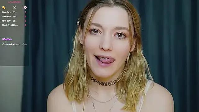 StarryMary from StripChat is Freechat