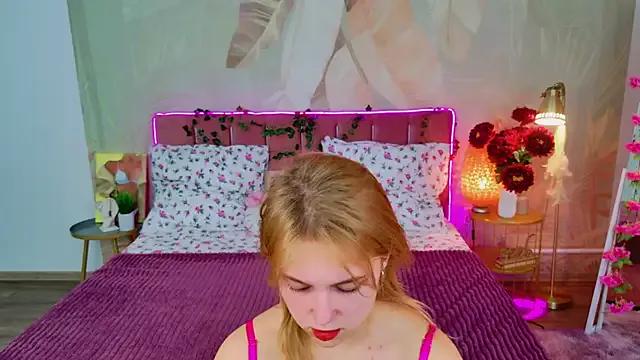Stellahaart from StripChat is Freechat