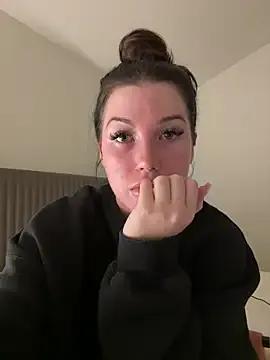 summermc_xx from StripChat is Freechat