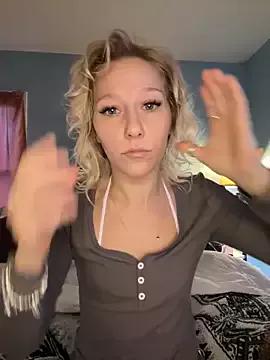 sunidreamss from StripChat is Freechat