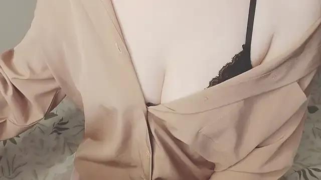 Sunny-Aurora from StripChat