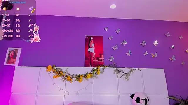 SunnyPage from StripChat