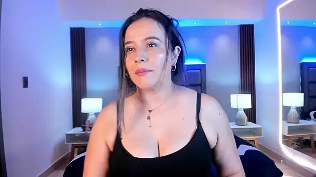 Susann_Ross from StripChat is Freechat