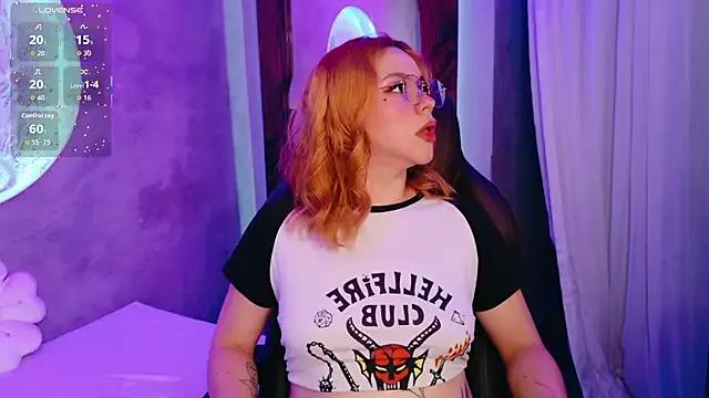 sussiestrawberry from StripChat is Freechat