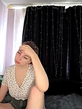 Sweet_Little_Lie from StripChat is Freechat