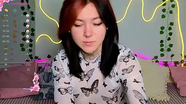 sweet_miami from StripChat is Freechat