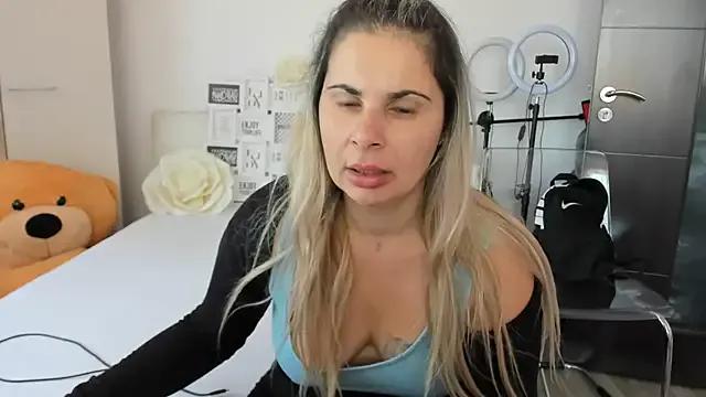 sweetemy4u from StripChat is Freechat