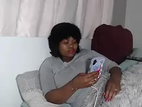 SweetieQueen1 from StripChat is Freechat