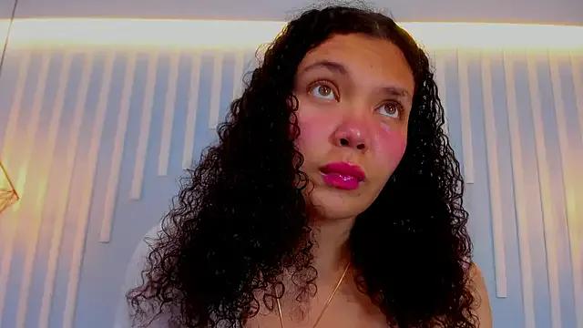 SweetStarr_ from StripChat is Freechat