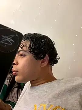 Sweett_pain from StripChat is Freechat