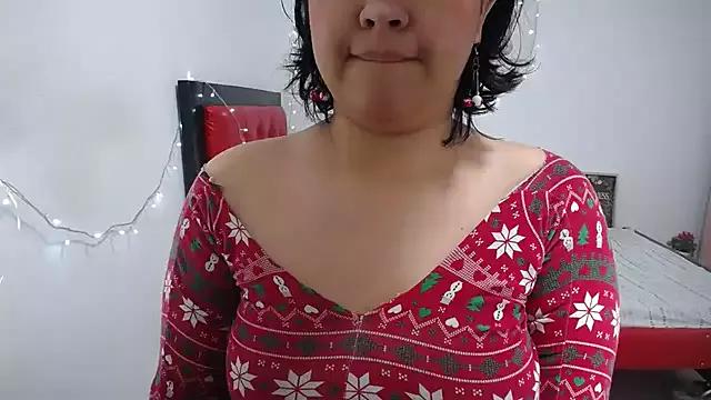 Sweettei from StripChat