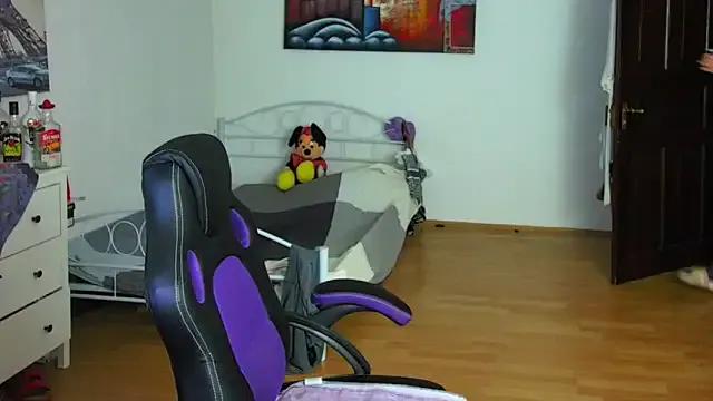 Sylly from StripChat