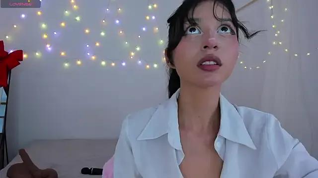 Tamara_Aluna_ from StripChat is Freechat