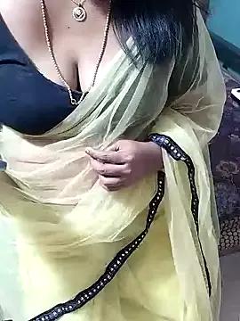 tamil-chitra from StripChat is Freechat