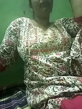 tamilniranjana from StripChat is Freechat