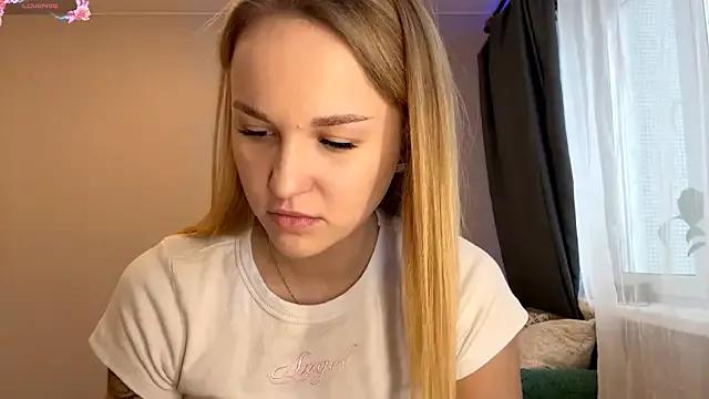 TanekaBoitel from StripChat is Freechat