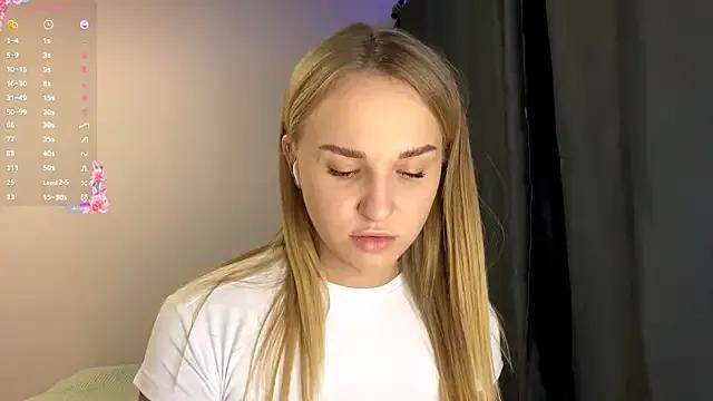 TanekaBoitel from StripChat is Freechat