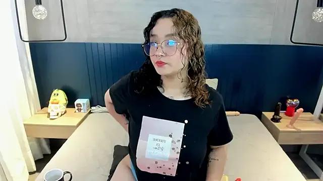 tara_black_ from StripChat is Freechat