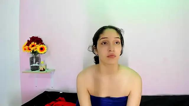 TeensNews18 from StripChat is Freechat