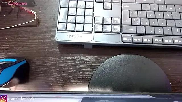 Tessa_Moon_ from StripChat is Freechat