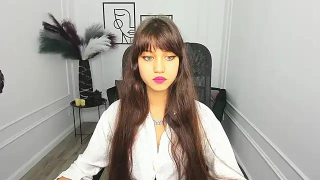 TiffanyYounge from StripChat is Freechat