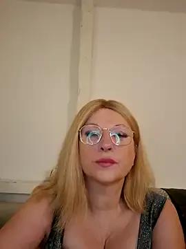 TinaLizxh from StripChat is Freechat
