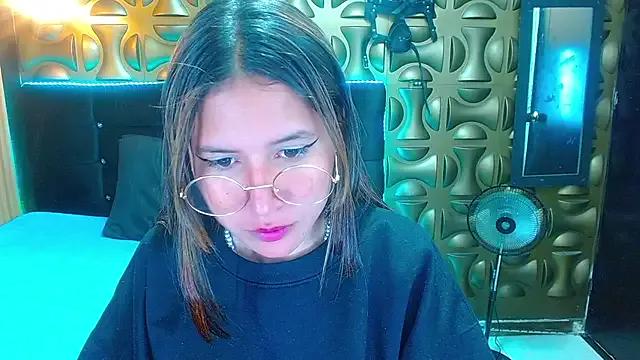 tinibunny from StripChat is Freechat