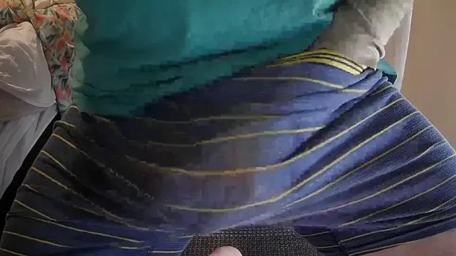 TinyPussyBigDumbCock from StripChat is Freechat