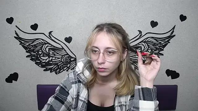 TracyLll from StripChat is Freechat