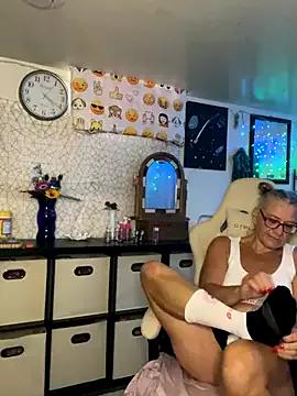 TrenaAnne from StripChat is Freechat